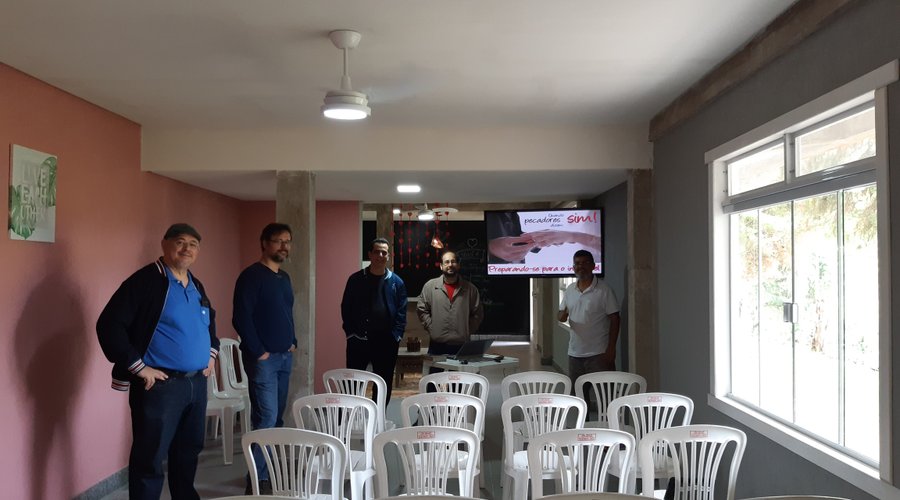 Espaço para reunião até 40 pessoas. 