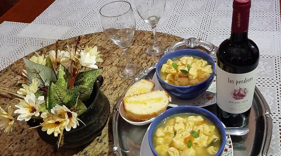 Serviço de quarto à noite de 19:30h às 21:30h - apenas sob Reserva antecipada. 