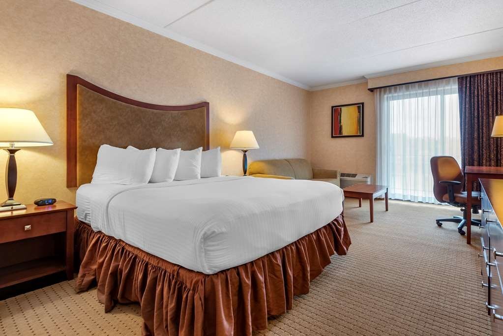 BEST WESTERN PLUS OSWEGO HOTEL AND CONFERENCE CENTER $136 ($̶1̶7̶9̶ ...