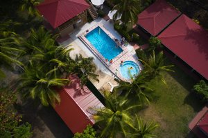 Pool & Beach