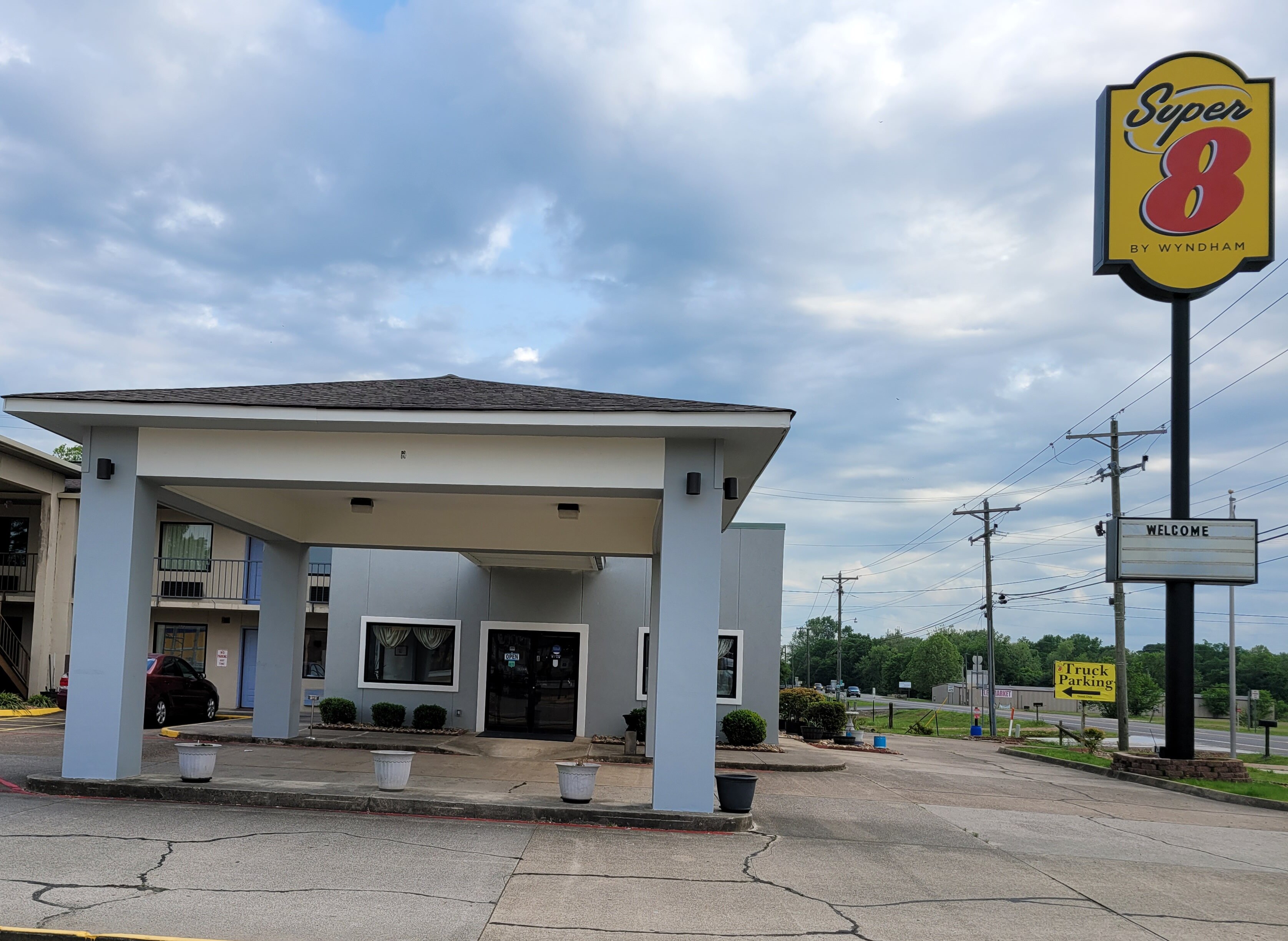 SUPER 8 BY WYNDHAM ARKADELPHIA - Updated 2024 Prices & B&B Reviews (AR)