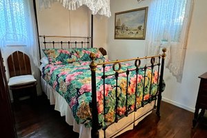 Room & Suite