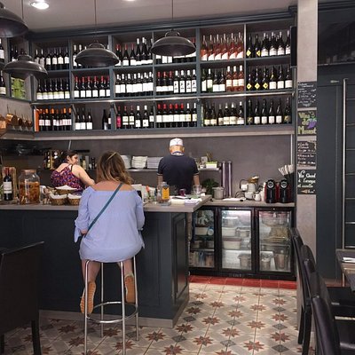L’epidon in Paris wine bar