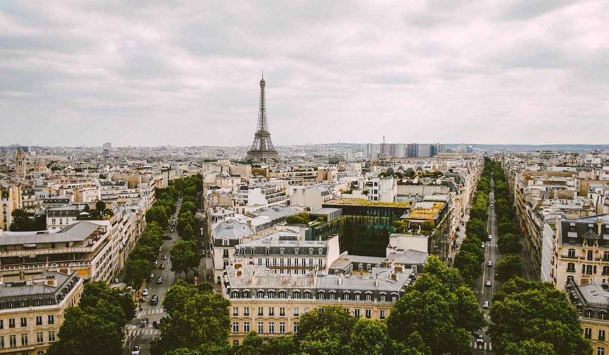 Aussicht rund um den Eiffelturm in Paris