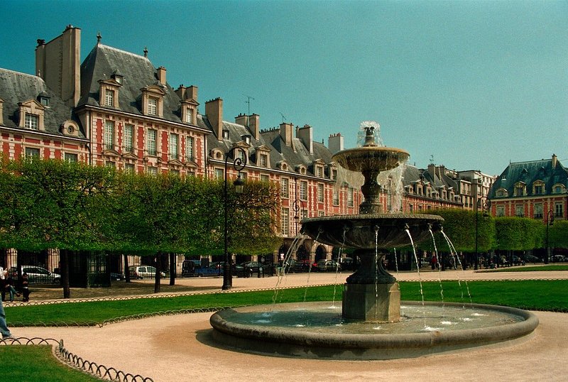 Place des Vosges em Paris