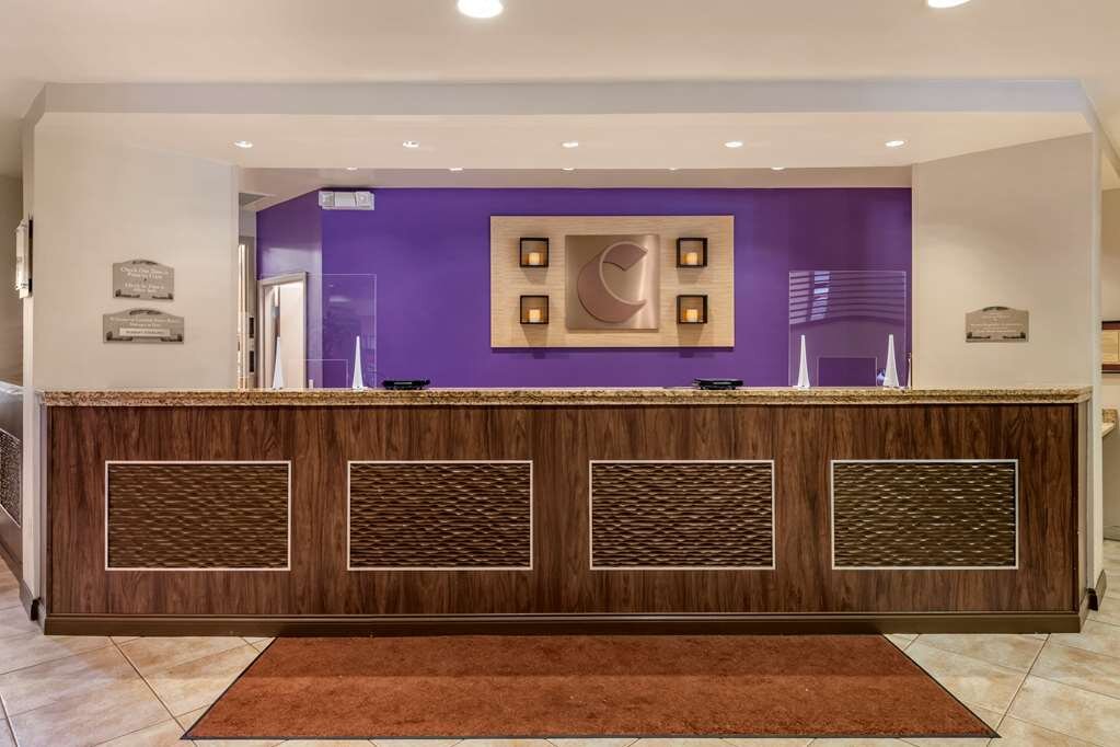 Hotel photo 65 of Comfort Suites Maingate East.