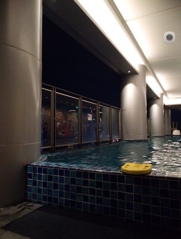 Mercure Jakarta Gatot Subroto Pool Pictures & Reviews - Tripadvisor