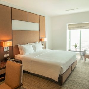 Pearl River Hotel in Hai Phong, image may contain: City, Urban, Hotel, Condo
