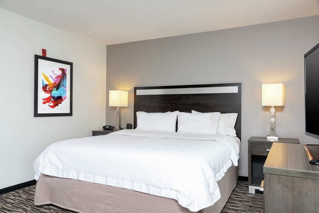 Hampton Inn Akron-South - hotel rooms