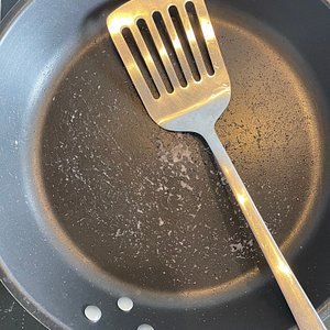 Non-stick frying pan, but only metal utensils…