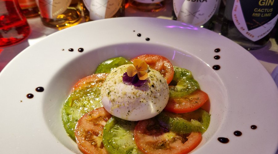 Salade tomate Burrata et son pesto