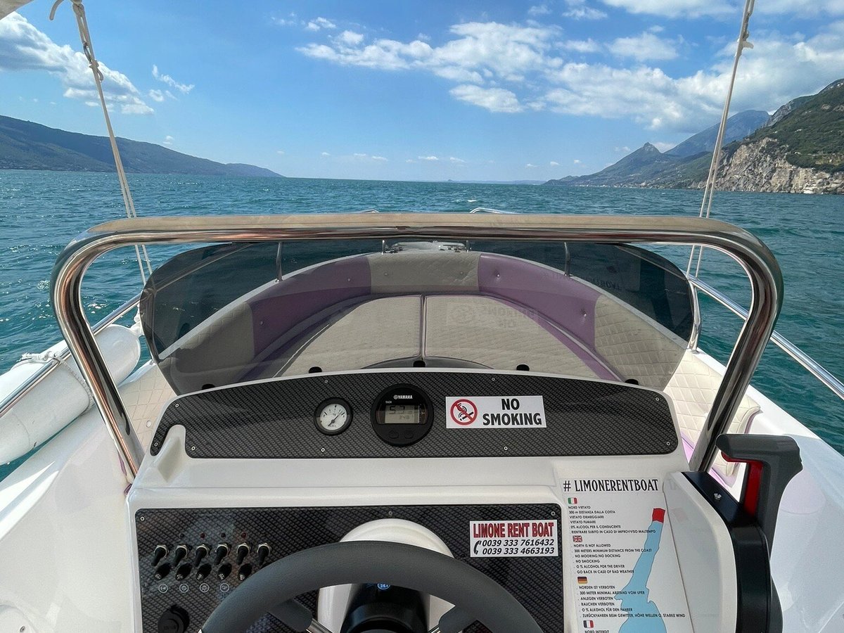 motorboot mieten in limone