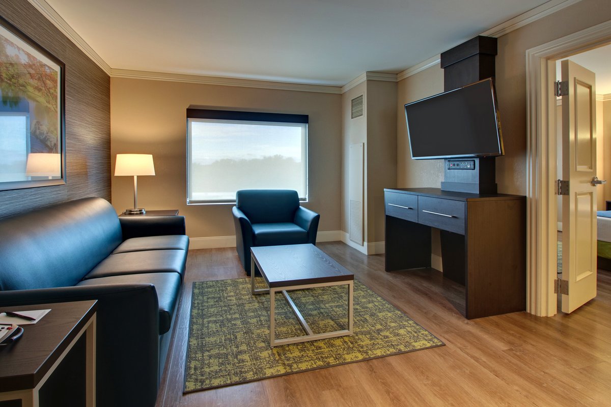 Hollywood Casino St. Louis Hotel Rooms: Pictures & Reviews - Tripadvisor