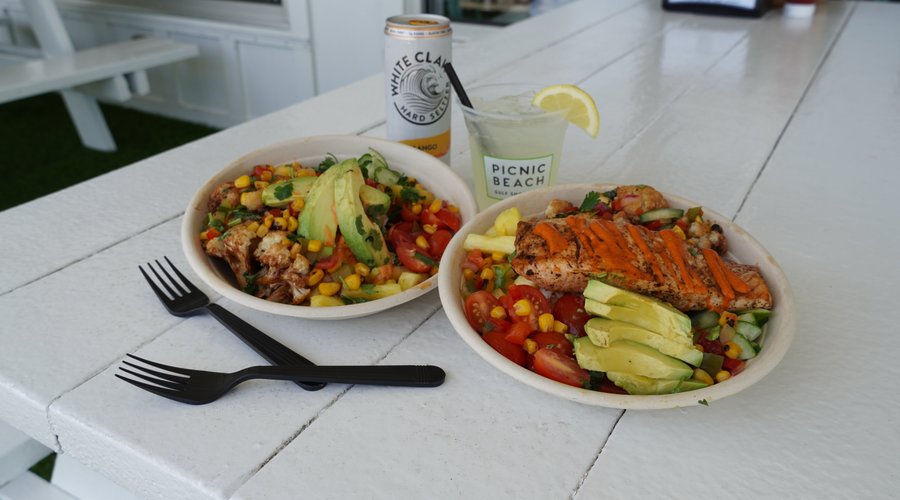 Picnic Beach Bar & Grill