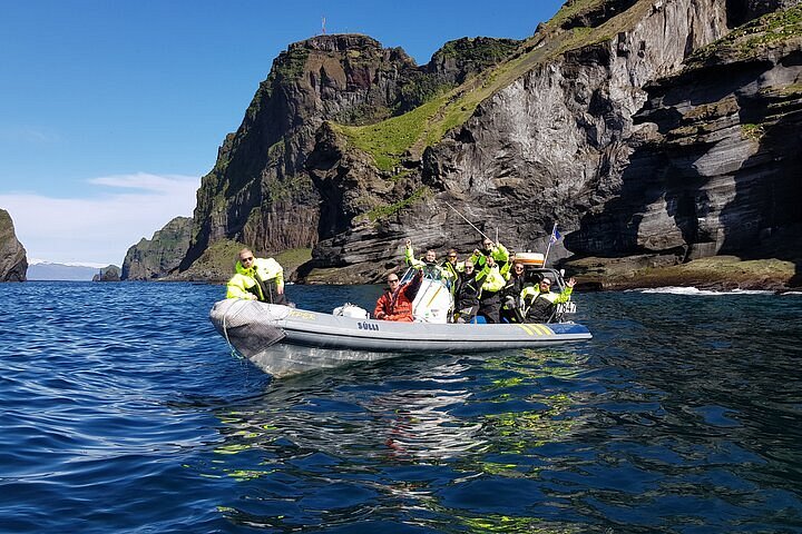 Rigid Inflatable Boat tour to see Elephant Rock in Iceland