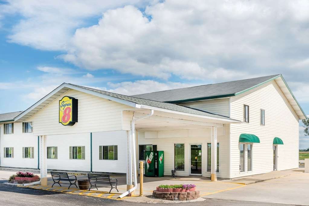 SUPER 8 BY WYNDHAM OKAWVILLE Updated 2024 Prices & Motel Reviews (IL)