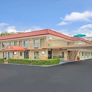 Welcome to the Days Inn ClearwaterCentral