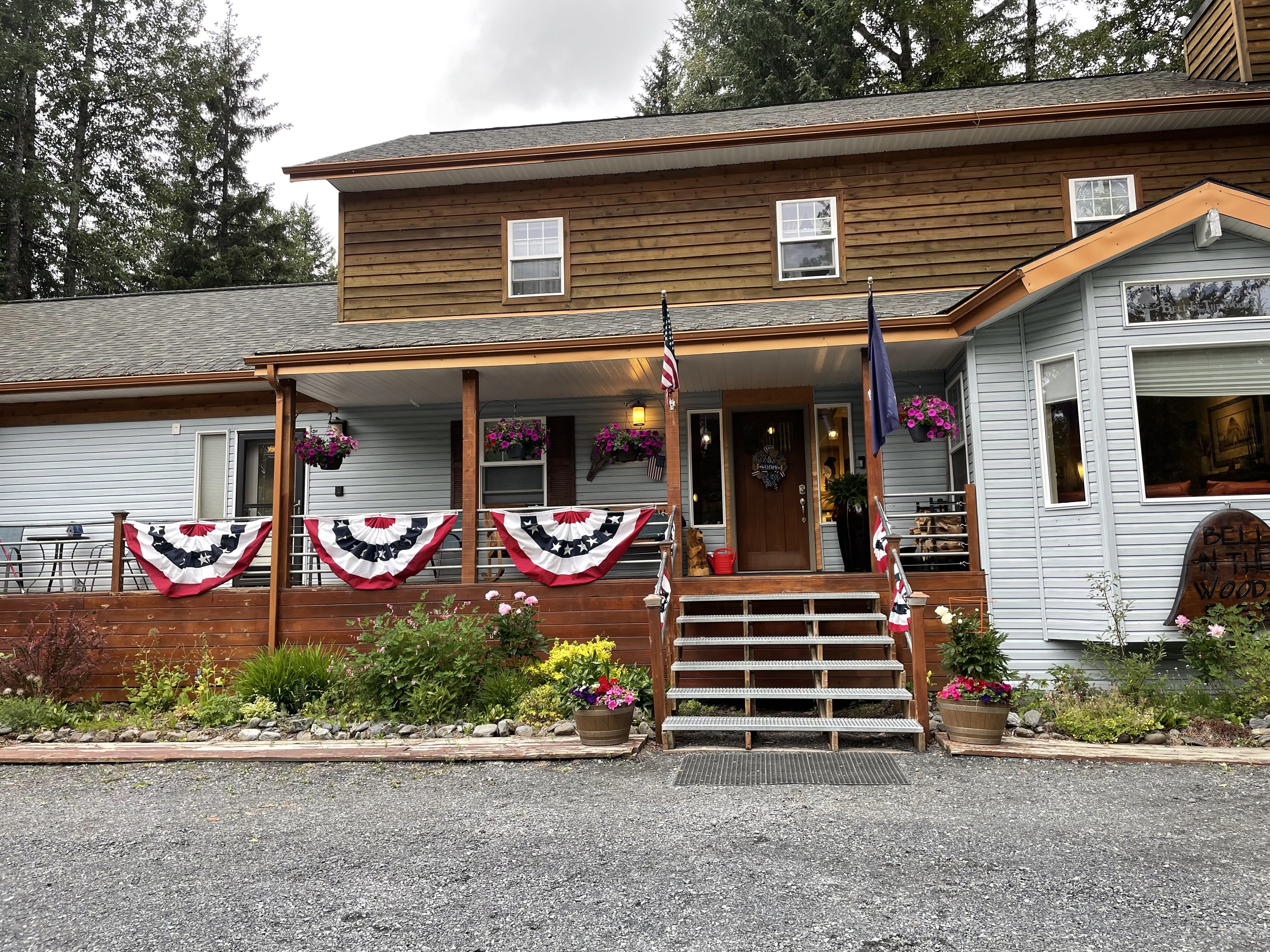 BELL IN THE WOODS BED & BREAKFAST (Seward) - Guesthouse Reviews, Photos ...