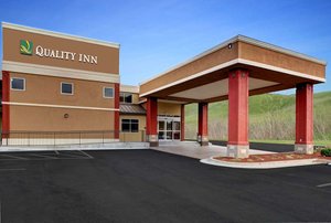 Quality Inn Asheville Downtown Tunnel Rd in Asheville, image may contain: Hotel, Building, Architecture, Inn
