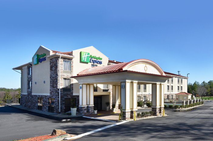 HOLIDAY INN EXPRESS ATLANTA-STONE MOUNTAIN, AN IHG HOTEL $101 ($̶1̶2̶2̶