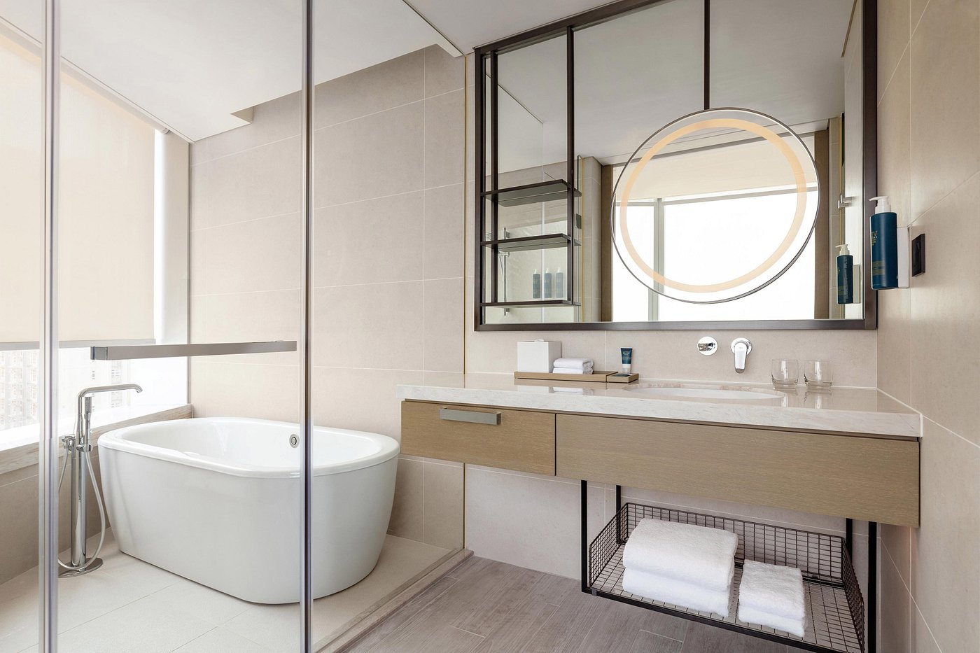 FOUR POINTS BY SHERATON HONG KONG TUNG CHUNG - Updated 2022 Prices ...