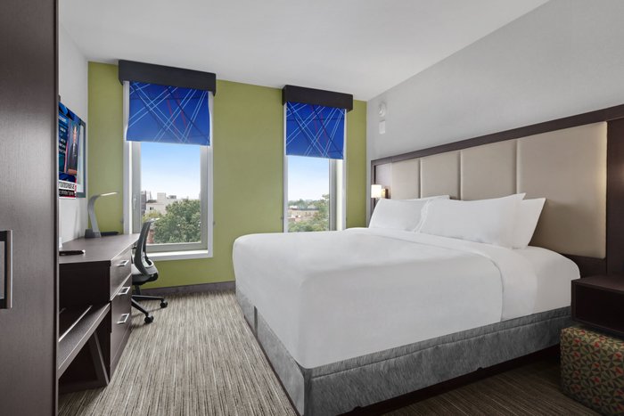 HOLIDAY INN EXPRESS BROOKLYN - BUSHWICK, AN IHG HOTEL $161 ($̶1̶8̶9̶) -  Updated 2023 Prices & Reviews - NY