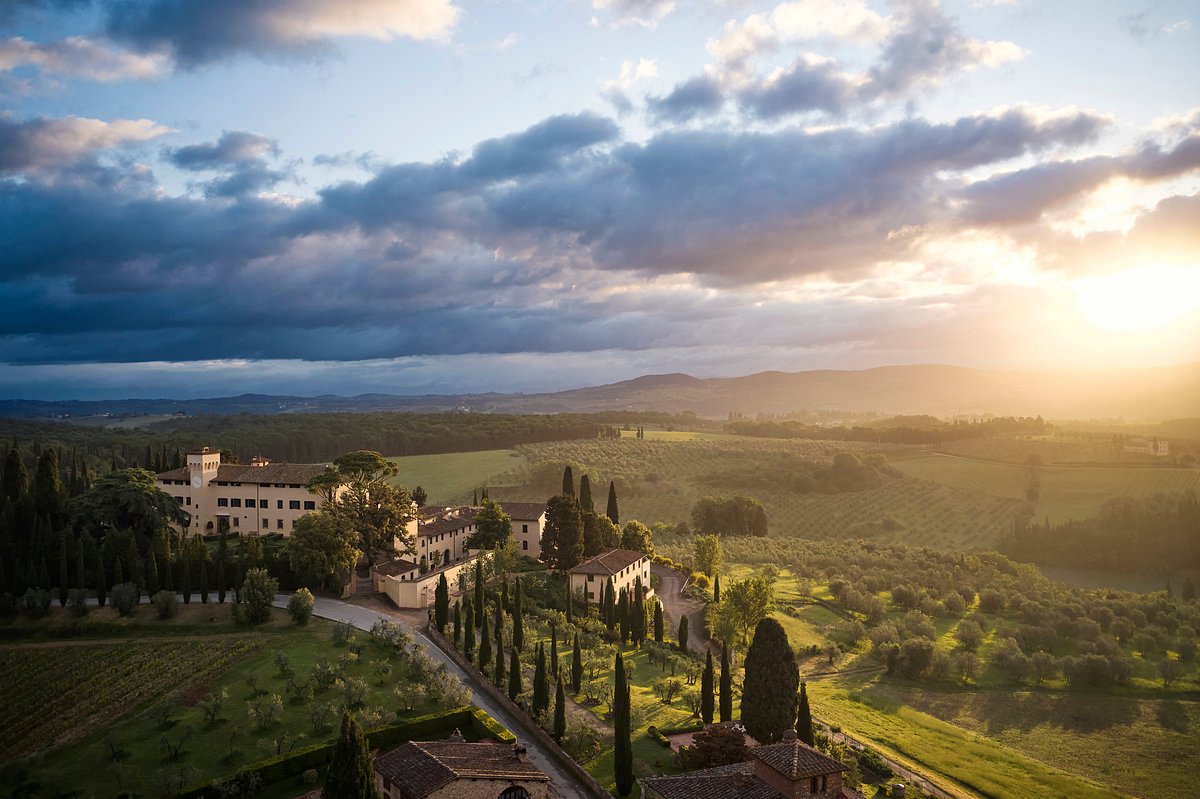 Castello del nero. Тоскана Италия. Таварнелле-Валь-ди-Пеза. Кастельмонте Италия Тоскана. Италия Тоскана 21 9 4 к.