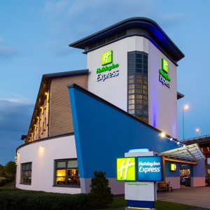 HOLIDAY INN EXPRESS GLASGOW AIRPORT, AN IHG HOTEL $73 ($̶8̶5̶ ...