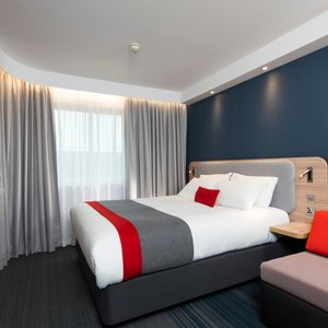 HOLIDAY INN EXPRESS GLASGOW AIRPORT, AN IHG HOTEL $73 ($̶8̶5̶ ...