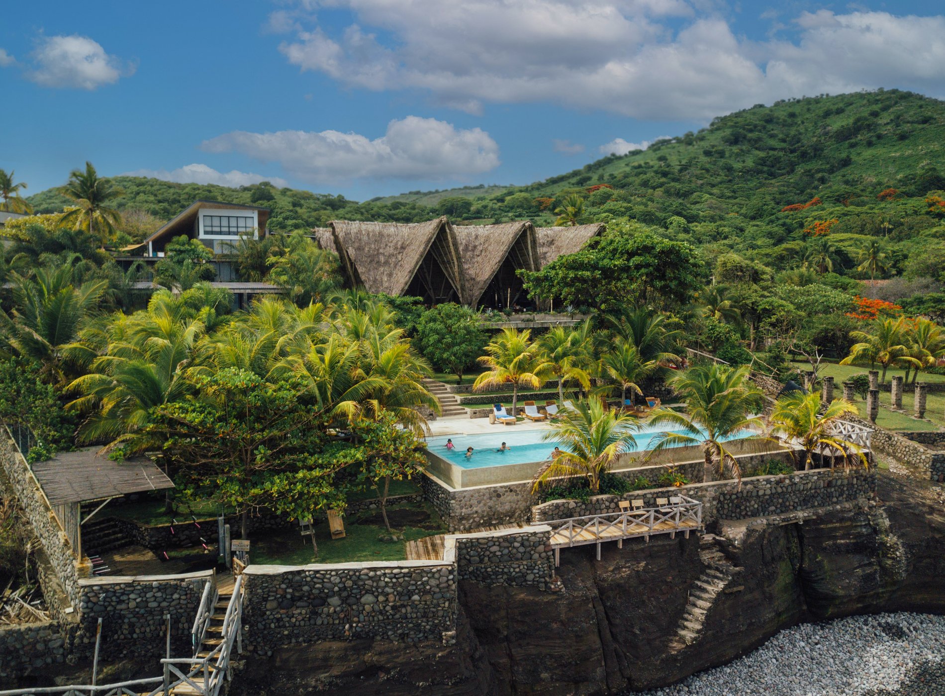 Puro Surf Hotel & Performance Academy by null