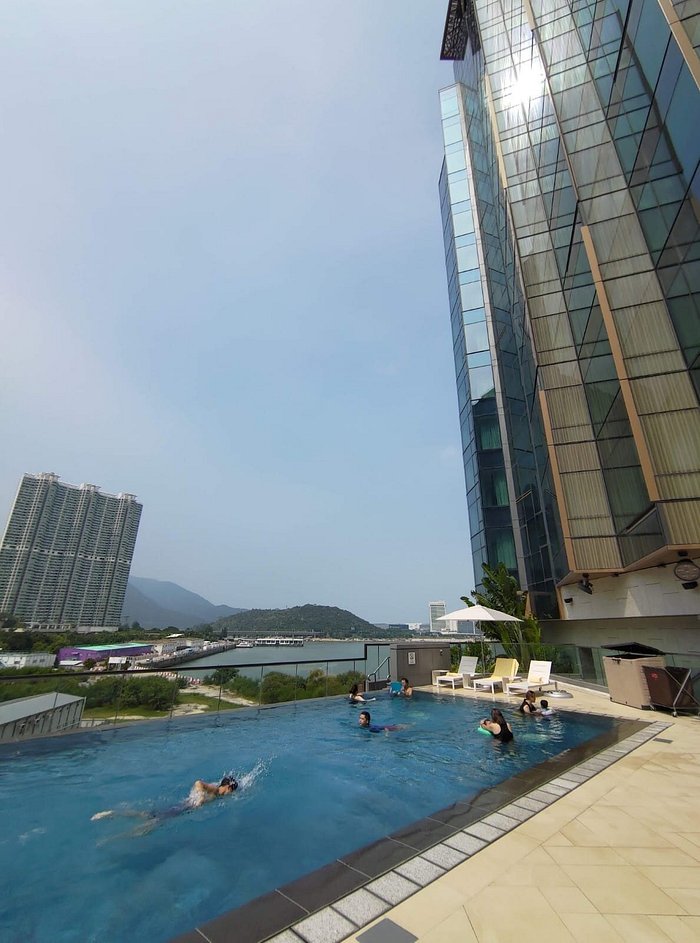 Sheraton Hong Kong Tung Chung Hotel Pool Pictures & Reviews - Tripadvisor