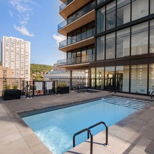 Sonder Maisonneuve in Montreal, image may contain: Penthouse, Indoors, Couch, Furniture