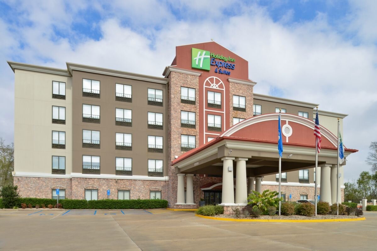 HOLIDAY INN EXPRESS & SUITES LA PLACE, AN IHG HOTEL $111 ($̶1̶2̶2̶ ...