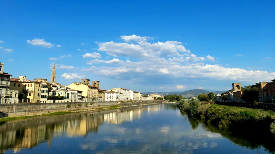 Firenze offre scorci incredibilmente meravigliosi: noi di Miltontre siamo sempre a tua disposizione per suggerirti e consigliarti il modo migliore per goderti il tuo soggiorno nella nostra incantevole città
