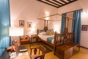 Room & Suite