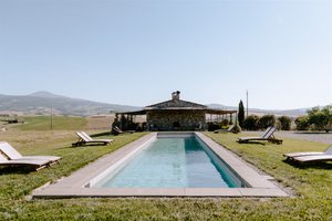 Pool & Beach