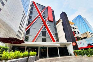 Vib Best Western Sanam Pao in Bangkok, image may contain: City, Urban, Office Building, Shopping Mall