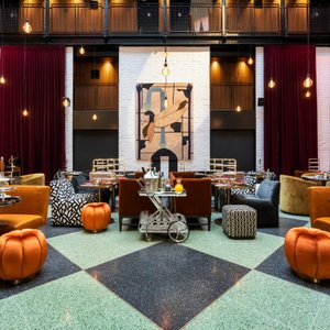 'The stage' - our lobby floor - a meeting place for hotel guests and visitor, a place for performances, intimacy and conversations over a drink from the hotel bar.