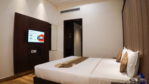 HOTEL THE GOLDEN LEGACY - Prices & Reviews (Ludhiana, India)