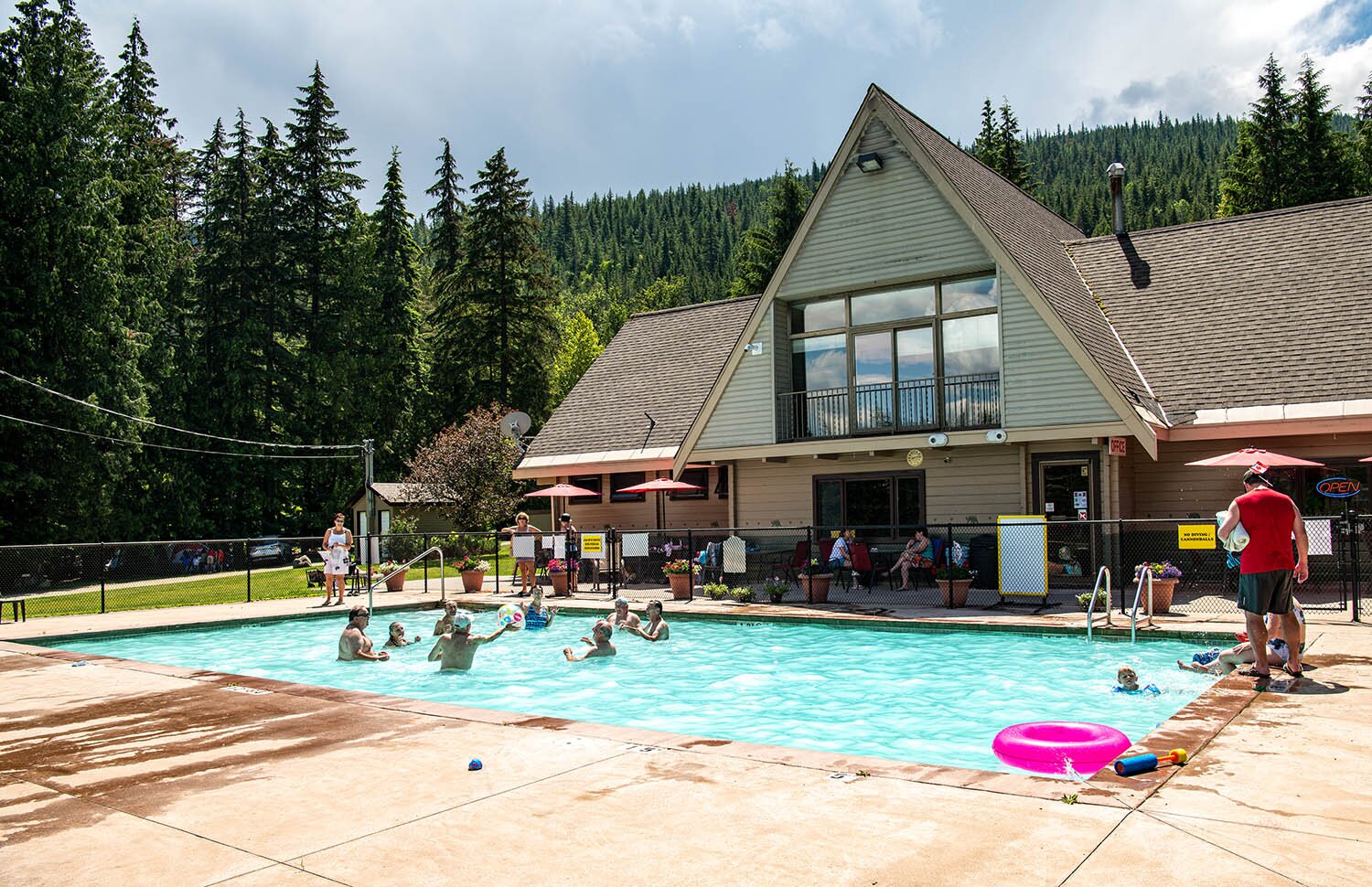 Sicamous RV & Cabin Resort Pool: Pictures & Reviews - Tripadvisor