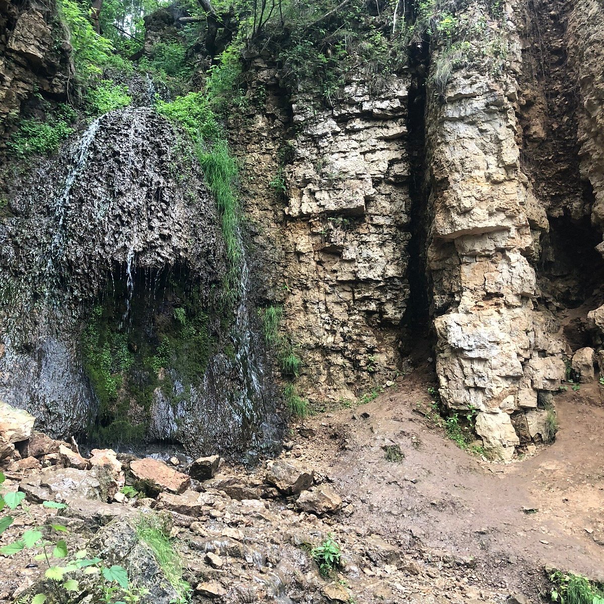 Береснятский водопад. Советский водопад Киров. Водопад под Советском Кировская область.