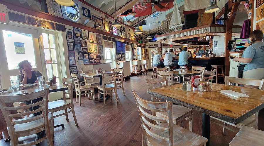 Boatyard Bar & Grill