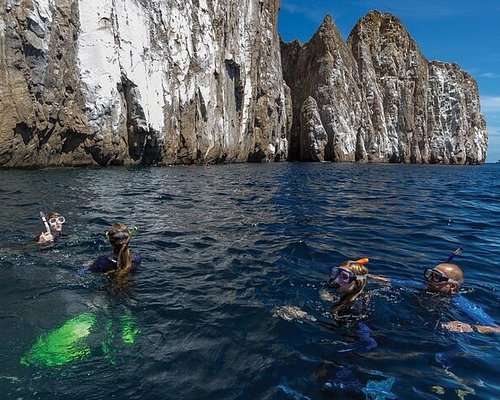 galapagos tour guide