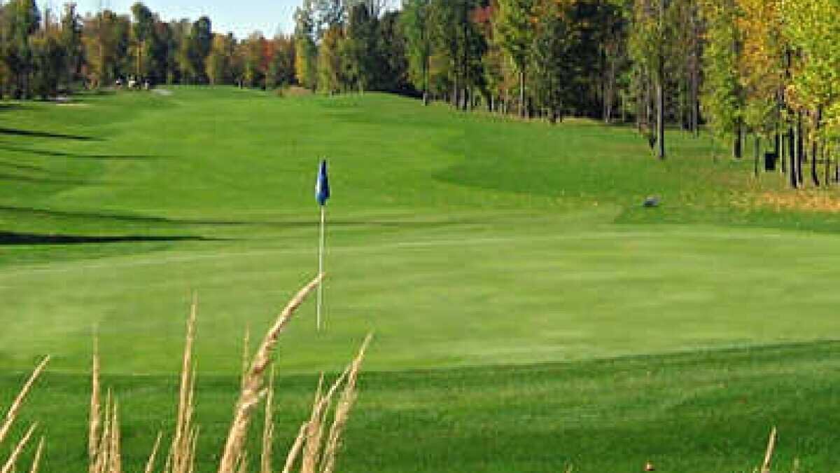 Club de Golf de la Vallee des Forts (Saint-Jean-sur-Richelieu): All You ...