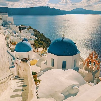 Santorini vs Mykonos: How to decide between these two island escapes ...