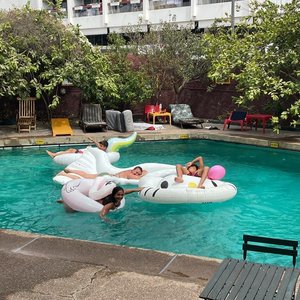 Piscine agréable en famille 21 juil 2022. (Eau 27°C Air 30°C)