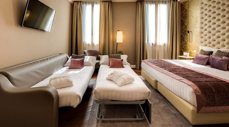 BW Continental Deluxe family room