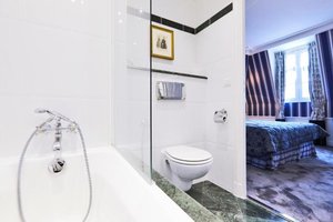 Room & Suite