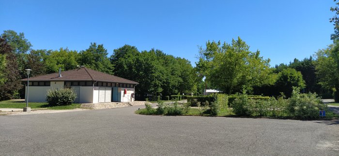 CAMPING MUNICIPAL LES 3 RIVIÈRES (Louhans, Frankrijk) - foto's en ...