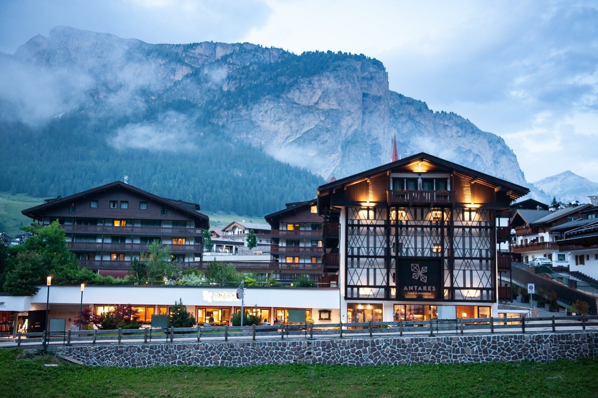 Hotel a Val Gardena: Uncover Alpine Luxury Retreats